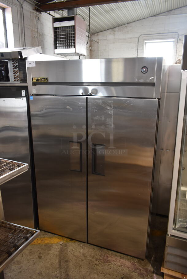 2015 True TG2R-2S ENERGY STAR Stainless Steel Commercial 2 Door Reach In Cooler w/ Poly Coated Racks. 115 Volts, 1 Phase. Tested and Working! - Image 1 of 7