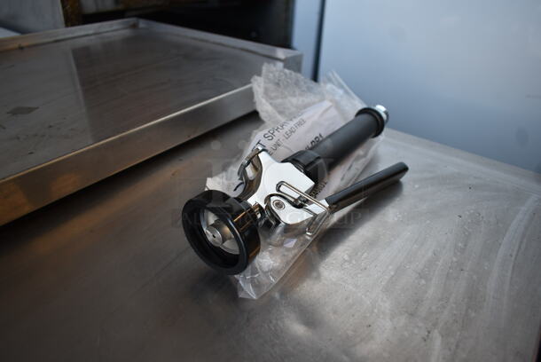 BRAND NEW SCRATCH AND DENT! Zurn Elkay Z80000-XL-PR1 Pre-Rinse Spray Valve - 60 PSI; 1.24 GPM - Image 3 of 5