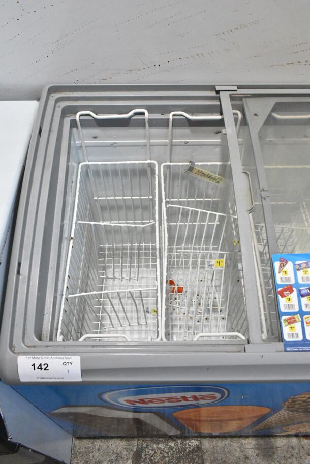 AHT RIO S Metal Commercial Chest Freezer Merchandiser on Commercial Casters. 115 Volts, 1 Phase. Tested and Working! - Image 3 of 7