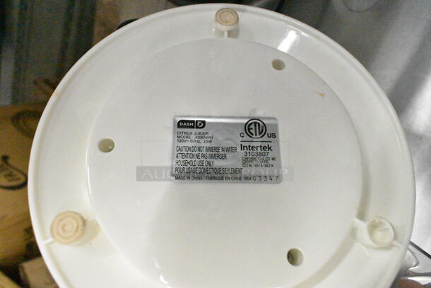 22 Items Including Metal Baking Pans, Scale, Manual Citrus Juicer, Mesh Racks, Sifters. 22 Times Your Bid!  - Image 4 of 12