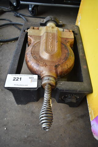 Metal Commercial Countertop Waffle Maker. Tested and Powers On But Does Not Get Warm