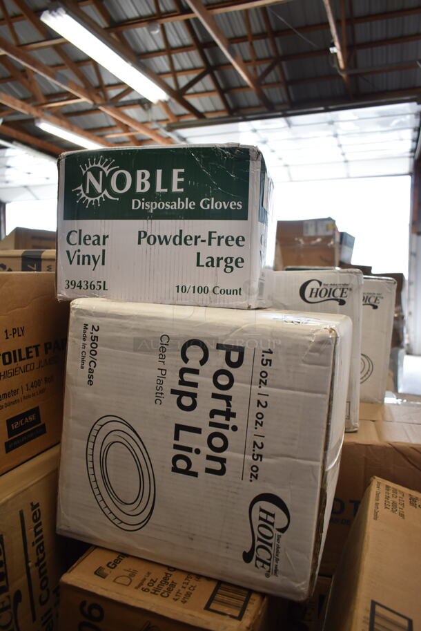 PALLET LOT of 25 BRAND NEW Boxes Including 3 Boxes 127PL2 Choice PET Plastic Lid for 1.5 to 2.5 oz. Souffle Cup / Portion Cup - 2500/Case, Box 2 oz Portion Cups, 500CC9 Choice 9 oz. Clear PET Customizable Plastic Squat Cold Cup - 1000/Case, 3 Box Charger Plate, 500CFT Lavex White C-Fold Standard Weight Towel - 2400/Case, 2 Box 795PTOKFTW4 Choice 8 3/4" x 6 1/2" x 3 1/2" Kraft Folded Paper #4 Take-Out Container with Window - 140/Case, 130HCUTFWR Visions Individually Wrapped White Heavy Weight Plastic Fork - 1000/Case, 2 Box 612509LCO Choice 9" Round Standard Weight Foil Take-Out Pan with Board Lid - 200/Case, 2 Box AD06 Genpak 6 oz. Clear Hinged Deli Container - 400/Case, 612P509S Choice 9" Clear Round Plastic Dome Lid - 500/Case, 394365L Noble Products Powder-Free Disposable Clear Vinyl Gloves for Foodservice - Large - 1000/Case, 2 Box 130BKFSNH Visions Heavy Weight Black Wrapped Plastic Cutlery Pack with Napkin - 500/Case, 128HD8COMBO ChoiceHD 8 oz. Microwavable Translucent Plastic Deli Container and Lid Combo Pack - 240/Case, 176ALSPILLFL Choice Full Size 6" Deep Aluminum Steam Table Spillage / Water Pan. 25 Times Your Bid! - Image 9 of 12