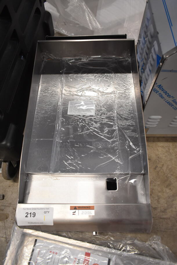 BRAND NEW SCRATCH AND DENT! 2023 Cooking Performance Group CPG 351GTCPG15NL Stainless Steel Commercial Countertop Natural Gas Powered Flat Top Griddle. 30,000 BTU.  - Image 3 of 7