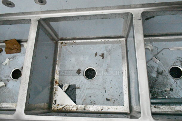 BRAND NEW SCRATCH AND DENT! Regency 600S3242424RT Stainless Steel 3 Bay Sink w/ Right Side Drain Board. No Legs. Bays 27x24x13. Drain Board 22x25 - Image 6 of 8