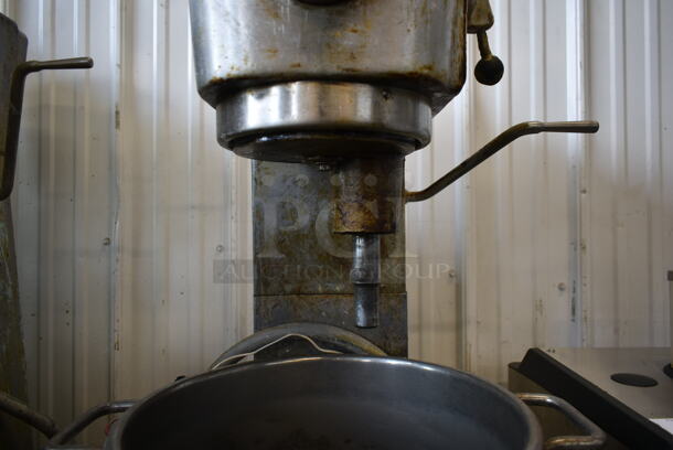 Hobart D-300-D Metal Commercial Floor Style 30 Quart Planetary Dough Mixer w/ Metal Mixing Bowl and 2 Whisk Attachment. 208 Volts, 3 Phase. - Image 5 of 8