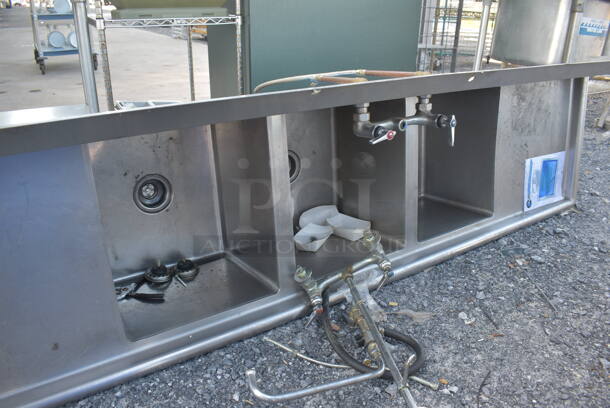 Stainless Steel Commercial 3 Bay Sink w/ Faucet, Handles, Spray Nozzle and Dual Drain Boards. Missing 1 Leg. 93x26x45. Bays 16x19x13. Drain Board 19x21x1 - Image 4 of 4