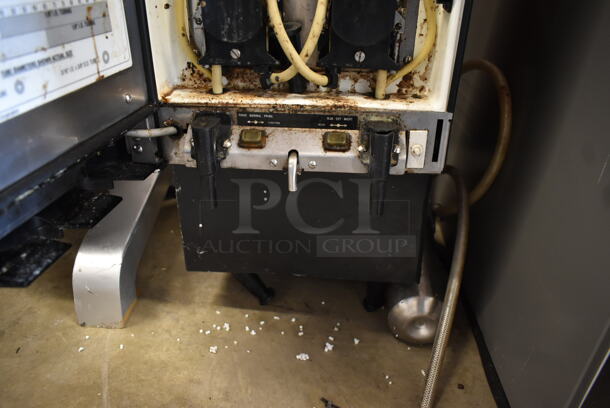 Bunn LCR-2 Metal Commercial Countertop Ambient Liquid Coffee Machine. 120 Volts, 1 Phase.  - Image 5 of 7