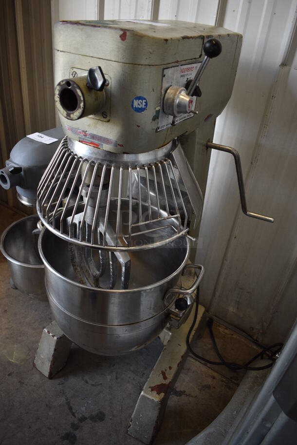 Thunderbird ARM-30N Metal Commercial Floor Style 30 Quart Planetary Dough Mixer w/ Stainless Steel Mixing Bowl, Bowl Guard and Paddle Attachment. 115 Volts, 1 Phase. 21x27x46. Tested and Working!