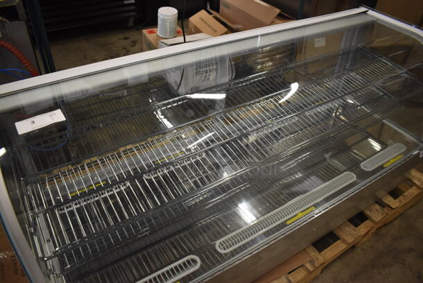 BRAND NEW SCRATCH AND DENT! Avantco 360BCDI60W Metal Commercial Countertop White Curved Refrigerated Drop-In Countertop Bakery Display Case Merchandiser. 110-120 Volts, 1 Phase. 60x23x27. Tested and Working! - Image 6 of 6