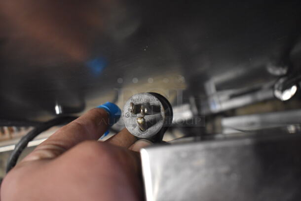 2018 True GDM-26-HC-TSL01 Metal Commercial Single Door Reach In Cooler Merchandiser w/ Poly Coated Racks. 115 Volts, 1 Phase. Tested and Working! - Image 6 of 6