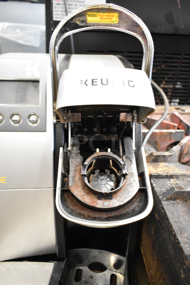 Keurig K3000 SE Countertop Single Cup Coffee Machine.  - Image 2 of 5