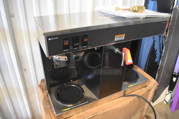 LIKE NEW! 2022 Bunn VLPF Stainless Steel Commercial Automatic Coffee Brewer with Two Lower Warmers and Poly Brew Basket. Used a Few Times at Trade Show as a Demonstration. 120 Volts, 1 Phase. 23.5x8x17. Tested and Working! - Image 6 of 8