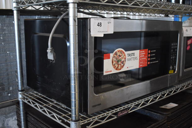 Toshiba ML2-EM62PA(SS) Stainless Steel Countertop Microwave Oven w/ Plate. 120 Volts, 1 Phase. - Image 2 of 6