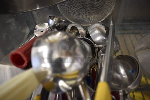 ALL ONE MONEY! Lot of Various Utensils Including Scoopers and Sifter - Image 3 of 6