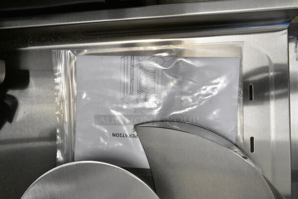 BRAND NEW SCRATCH AND DENT! Visvardis DE 3A Stainless Steel 90 Lb Electric Gyro Machine. 208-240 Volts.  - Image 7 of 11