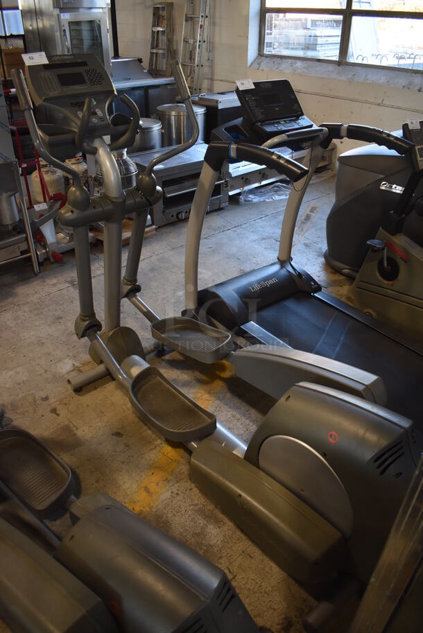 Life Fitness Metal Commercial Elliptical Machine. 28x80x60. Tested and Working!