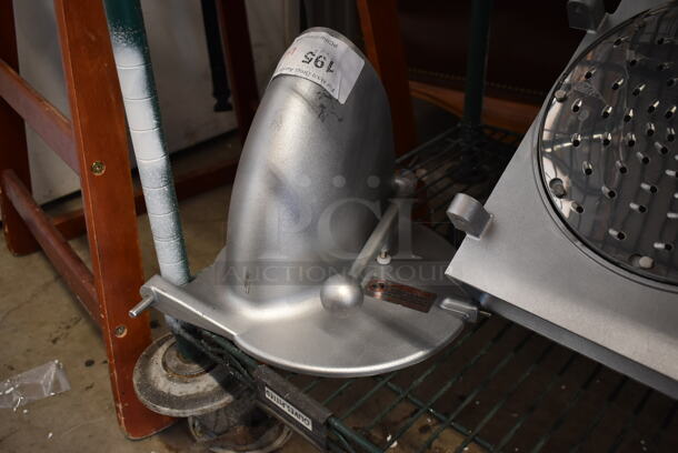 LIKE NEW! Metal Commercial Pelican Head w/ Shredding Blade and S Blade. - Image 2 of 9