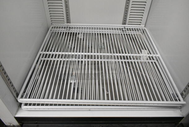 Habco SE12 Metal Commercial Single Door Reach In Cooler Merchandiser w/ Poly Coated Racks. 115 Volts, 1 Phase. Tested and Working! - Image 3 of 4
