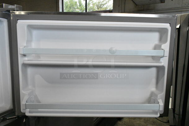 2024 Whirlpool WRT311FZDM05 Stainless Steel Cooler w/ Freezer.115 Volts, 1 Phase. Tested and Working! - Image 5 of 9