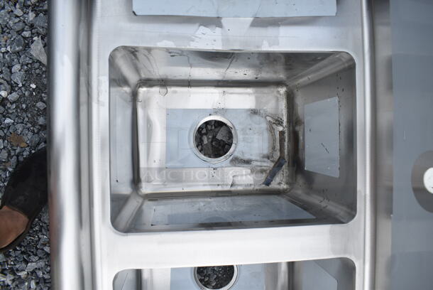 BRAND NEW SCRATCH AND DENT! Regency 600S21014216 54" 16-Gauge Stainless Steel Two Compartment Commercial Sink with Galvanized Steel Legs and Two Drainboards - 10" x 14" x 12" Bowls. No Legs.  - Image 7 of 9