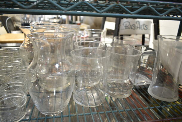 ALL ONE MONEY! Tier Lot of Various Items Including Claw Crackers, Vases and Small Jars - Image 3 of 5