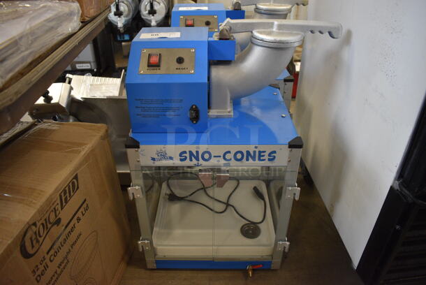 BRAND NEW! Carnival King Model 382SCM350R Metal Commercial Countertop Sno Cone Ice Crushing Machine. 120 Volts, 1 Phase. 21x14.5x26.5. Tested and Working!