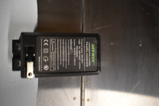 Neewer Battery Charger and Battery - Image 3 of 4