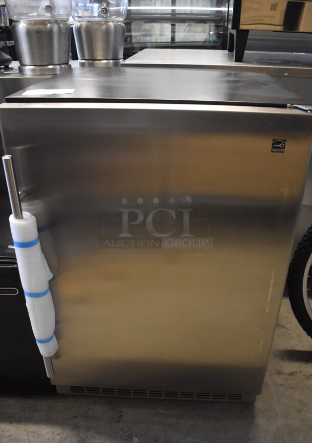 BRAND NEW SCRATCH AND DENT! Whynter DAR055D1BSSPR Metal Commercial Mini Cooler. 115 Volts, 1 Phase. 24x24x34.5. Tested and Working! - Image 1 of 8