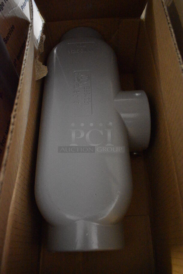 BRAND NEW IN BOX! Steel Electric T7ATCG EMT Conduit Body - Image 1 of 3