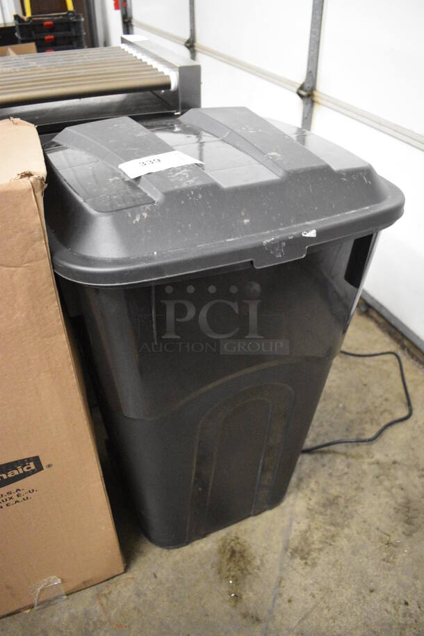 Black Poly Trash Can w/ Hinge Lid. 21x23x33 - Image 3 of 4