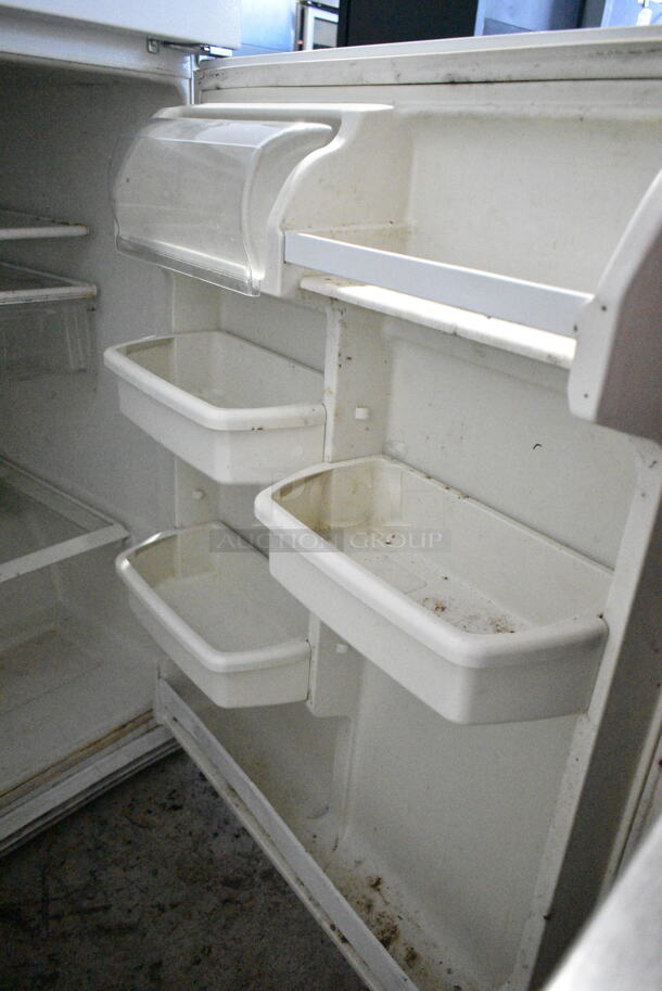 Maytag M1TXEMMWW04 Metal Cooler w/ Freezer. 115 Volts, 1 Phase. Tested and Working! - Image 6 of 8