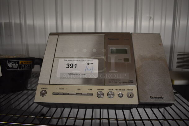 Panasonic SA-EN25 CD Player w/ Speaker. 9.5x7x8, 3.5x7x8 - Image 1 of 3