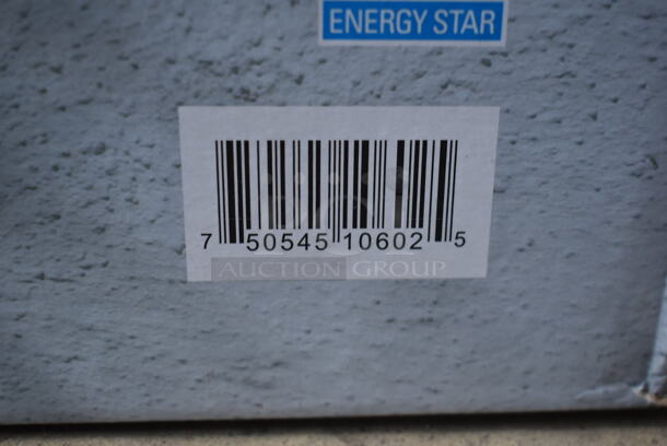 IN ORIGINAL BOX! Pelonis PAD30C1AWT ENERGY STAR 30 Pint Dehumidifier. 115 Volts, 1 Phase. - Image 7 of 9