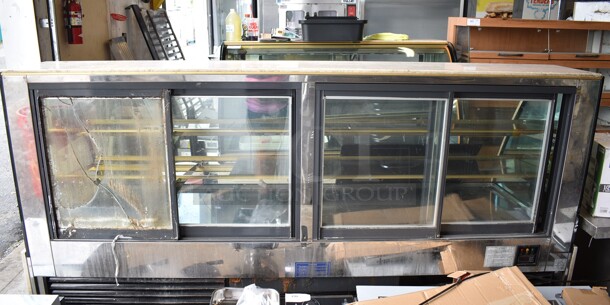 Kinco SRM38 Metal Commercial Floor Style Deli Display Case Merchandiser. See Pictures for Glass Damage. 220 Volts, 1 Phase. - Image 4 of 10