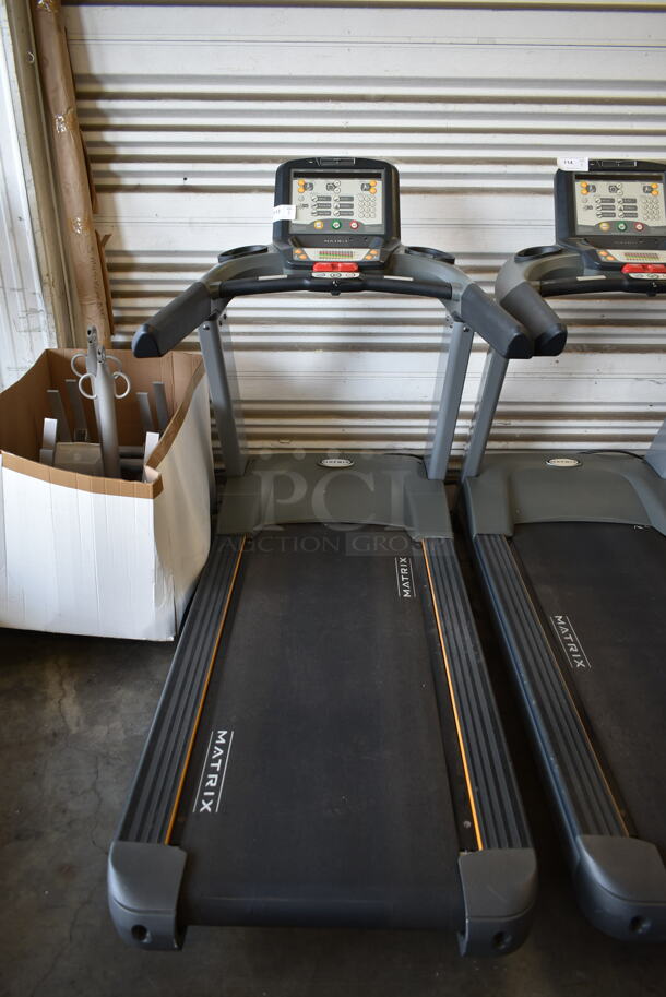 Matrix Ultimate Deck Commercial Floor Style Treadmill. Tested and Working! - Image 2 of 6