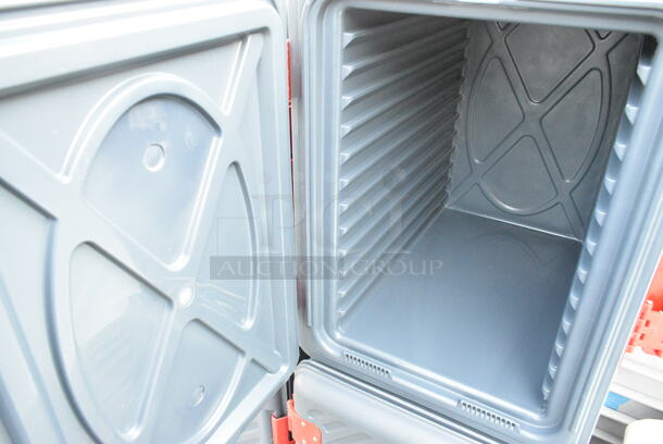 4 Plast Port Thermocase P600M Poly Portable Catering Case. 4 Times Your Bid! - Image 3 of 3