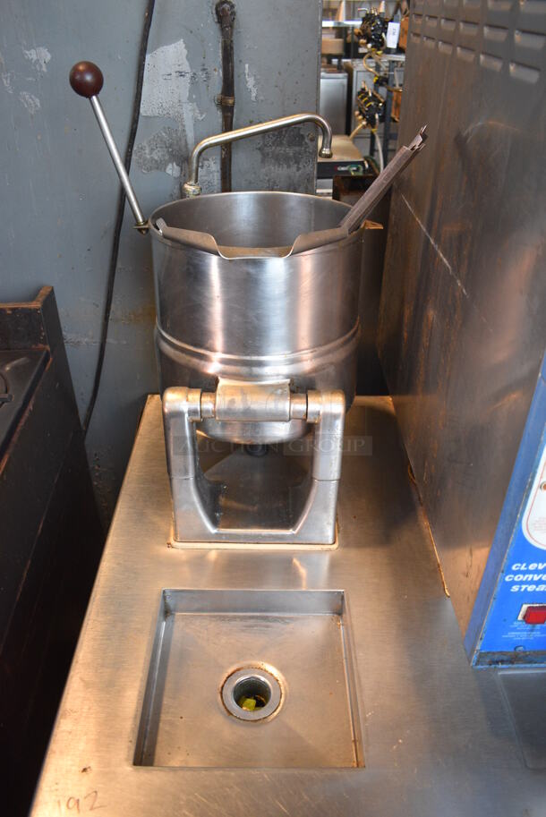 Cleveland Convection Stainless Steel Commercial Electric Powered Double Deck Steam Cabinet w/ Model TDC/2-20 Tilting Kettle. 208 Volts, 3 Phase. 42x35x62 - Image 4 of 12