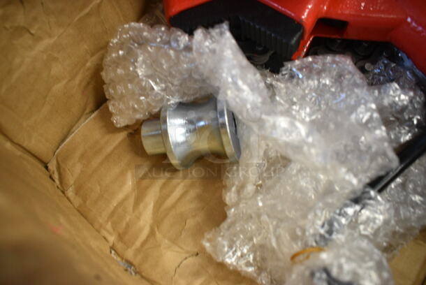 BRAND NEW SCRATCH AND DENT! Vevor Screw Bench Chain Vise - Image 5 of 7