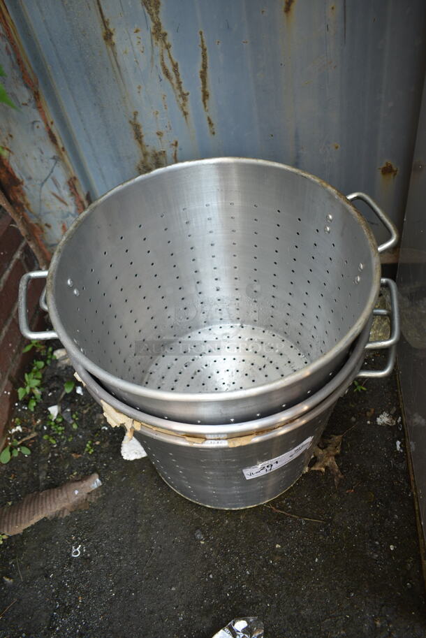 5 Various Metal Colanders / Pots. Includes 16x16x9.5, 16.5x16.5x5.5, 15.5x15.5x13.5. 5 Times Your Bid! - Image 3 of 3