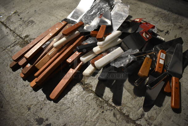 ALL ONE MONEY! Crate of Various BRAND NEW Items Including Spatulas and Lifters - Image 3 of 6