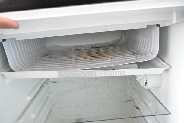 Galanz GL43S5 Metal Mini Cooler. 115 Volts, 1 Phase. Tested and Working! - Image 3 of 5