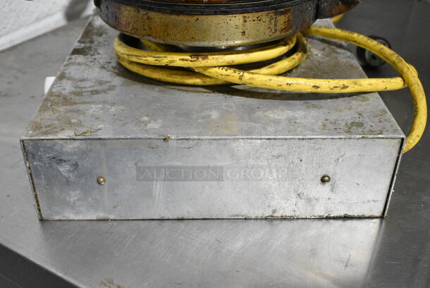 American Metalware Metal Commercial Countertop Double Waffle Maker. Tested and Working! - Image 7 of 8