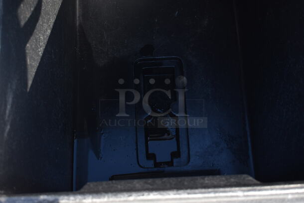 Cambro Black Poly Portable Ice Bin on Commercial Casters. - Image 3 of 6