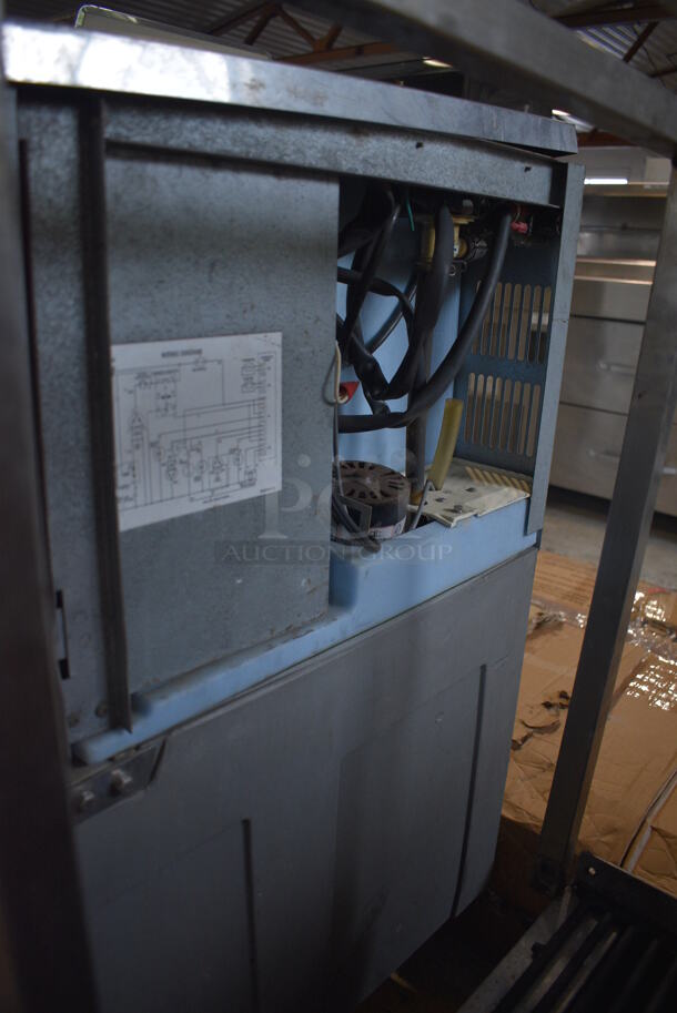 Hoshizaki Model KM-250BWE Metal Commercial Ice Machine Head on Bin. 115-120 Volts, 1 Phase. 25x30x39 - Image 3 of 5