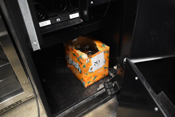 Metal Commercial Vending Machine w/ Cash Acceptor and Key. Tested and Working! - Image 7 of 12