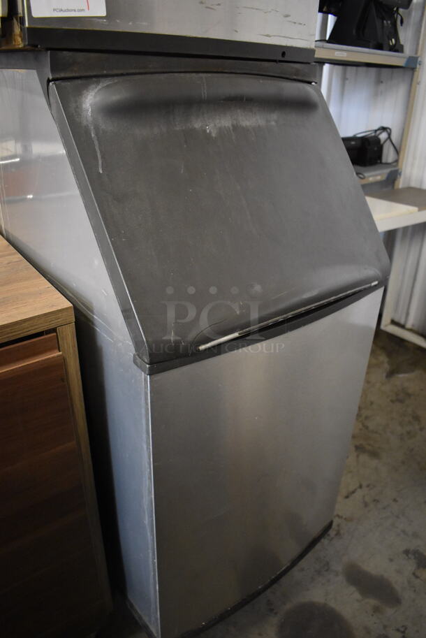 Manitowoc IY0324A-161 Stainless Steel Commercial Ice Machine Head on Commercial Ice Bin. 115 Volts, 1 Phase. 23x35x72 - Image 4 of 8