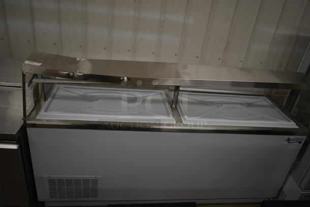 BRAND NEW SCRATCH AND DENT! 2023 Avantco 178CPW88HC Commercial 16 Tub White Deluxe Ice Cream Dipping Cabinet. See Pictures for Glass Damage. Tested and Working!