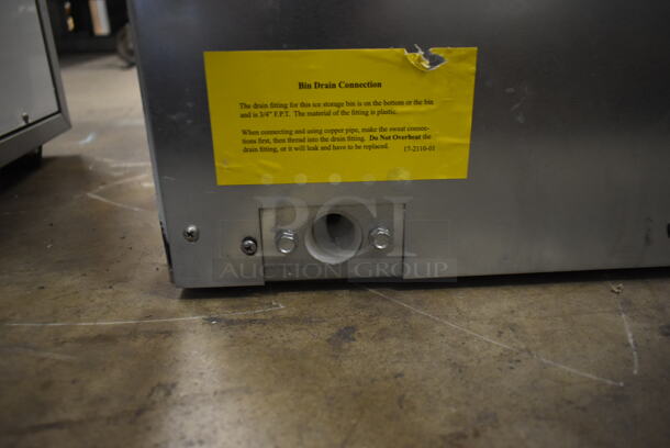 BRAND NEW SCRATCH AND DENT! Avantco 194MCF322A Stainless Steel Commercial Ice Head on Avantco 194HBN12022 Stainless Steel Commercial Hotel Ice Dispenser 120 lb. Capacity. 115 Volts, 1 Phase.  - Image 12 of 12