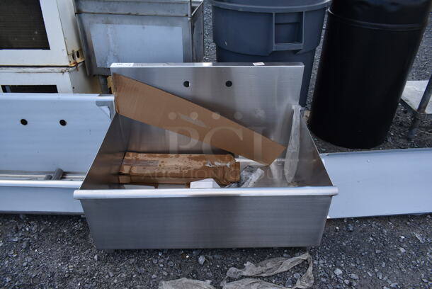 BRAND NEW SCRATCH AND DENT! Stainless Steel Commercial Single Bay Sink w/ Legs. - Image 1 of 3