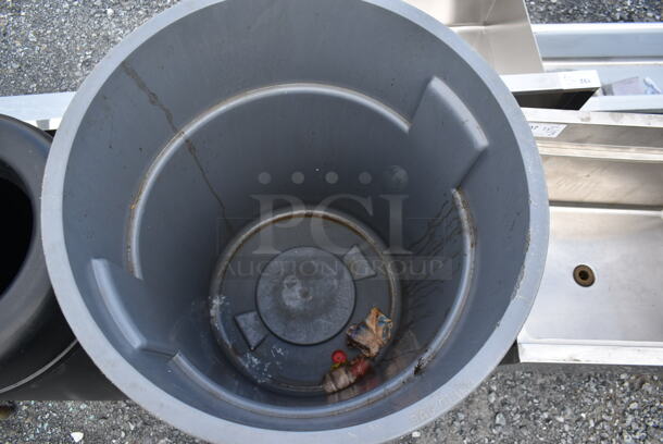 ALL ONE MONEY! Lot of 2 Huskee Gray Poly Trash Cans and 1 Black Trash Can.  - Image 4 of 5